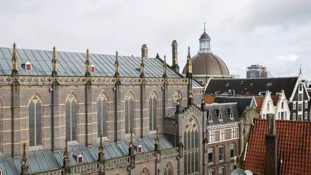 Profitez d’une nuitée avec délicieux petit-déjeuner et vue sur Amsterdam