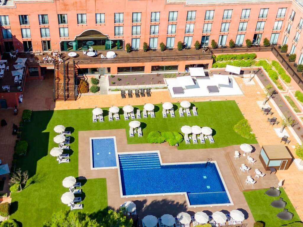 Escapade Détente À L'hôtel Avec Piscine Et Dîner Près De Barcelone. - 4* (ref 11511)