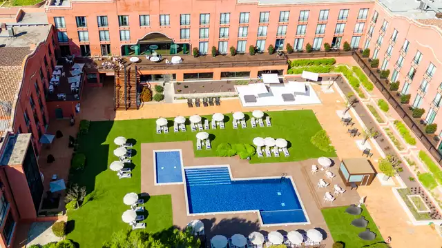 Escapada desconexión en hotel con piscina y cena cerca de Barcelona