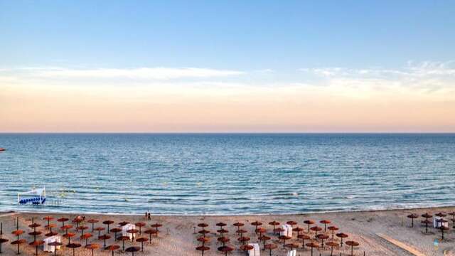 Escapada romántica para dos: habitación superior frente al mar con desayuno en Santa Pola