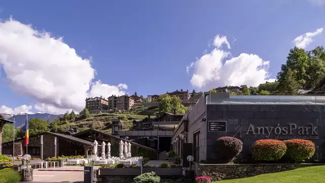Desconecta en este maravilloso resort en Andorra con acceso al spa y mucho más