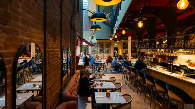 El encanto de Gouda: Descubre la ciudad y disfruta de quesos locales