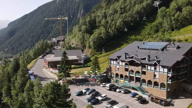 Uitje in een nieuw geopende 4 *, aan de voet van de pistes van Pal - Arinsal