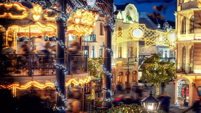 Des mondes hivernaux pleins de lumière et de joie à Phantasialand Wintertraum, près de Bonn
