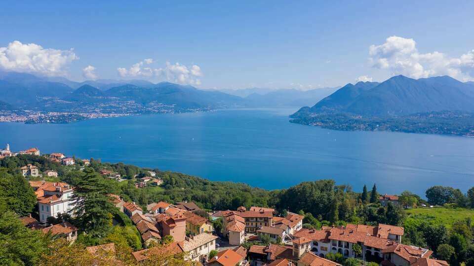 Hotel au bord du lac Majeur - avec petit-dejeuner et depart tardif
