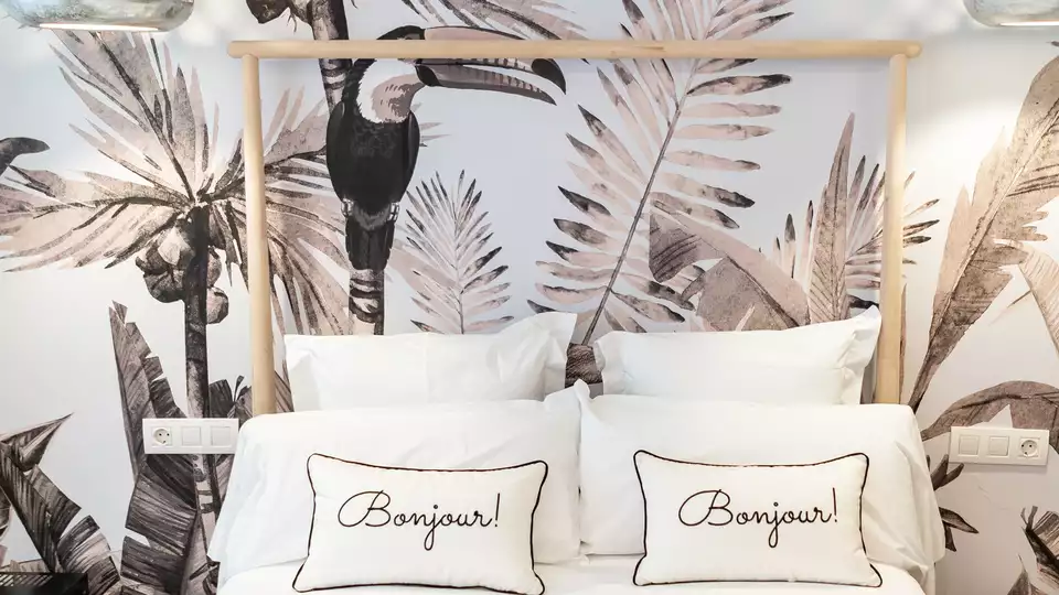 Escapada en habitacion deluxe con ambiente romantico en Peniscola
