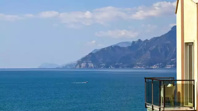 Soggiorno romantico a Salerno in superior con balcone e cena sul rooftop Adeli
