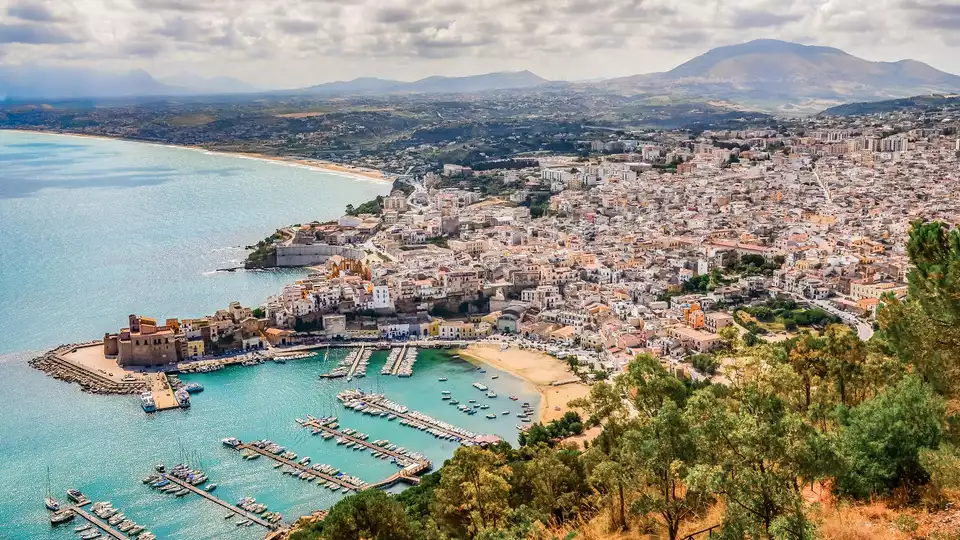 Soggiorno nel cuore di Trapani con colazione bottiglia in camera e late check out