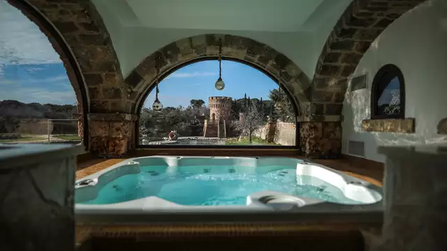 Romance en Cellino San Marco noche con SPA y masaje en pareja