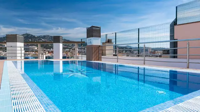 Geniet van een appartement met gedeeltelijk uitzicht op zee in Lloret de Mar