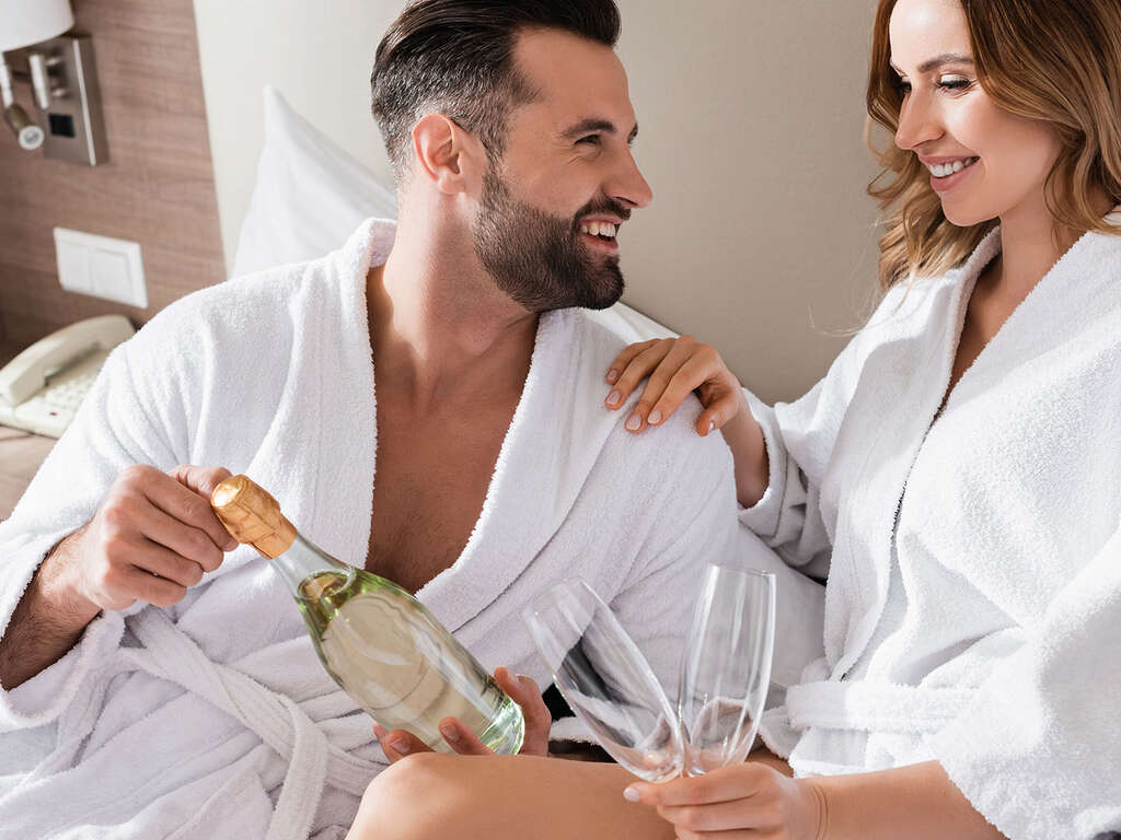 Champagne Romance À Düsseldorf Pour La Saint-valentin 2026 - 4* (ref 15473)