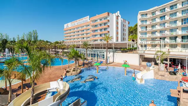 Vacaciones familiares en Lloret de Mar con pensión completa
