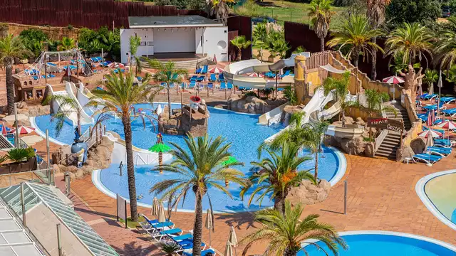 Vacaciones familiares en Lloret de Mar con pensión completa