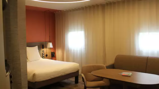 Estancia en Familia en Rouen: Comodidad en Habitación Cuádruple y Acogida Cálida