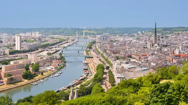 Estancia en Familia en Rouen: Comodidad en Habitación Cuádruple y Acogida Cálida