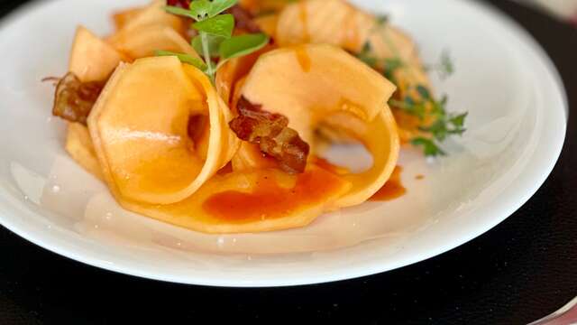 Escapada gourmet con cena de 3 platos cerca de Saint Émilion
