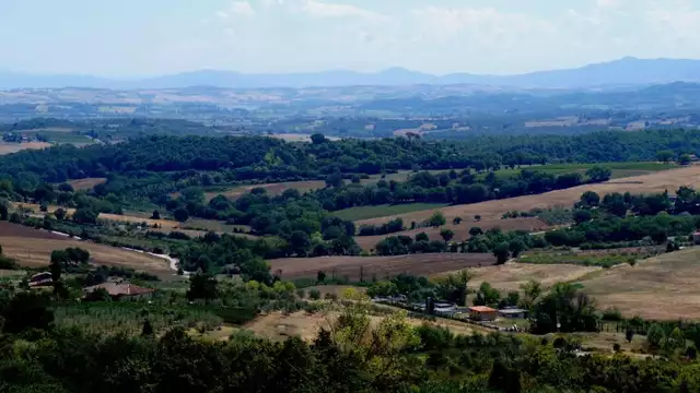 Elegancia y gastronomía con cena típica toscana en Chianciano Terme