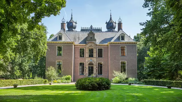 Ambiente de castillo, gastronomía y buen ambiente cerca de Leiden