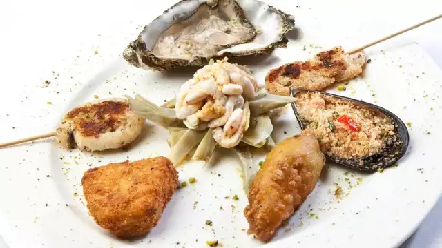Vacanze a Catania in hotel vista mare e cena di tre portate