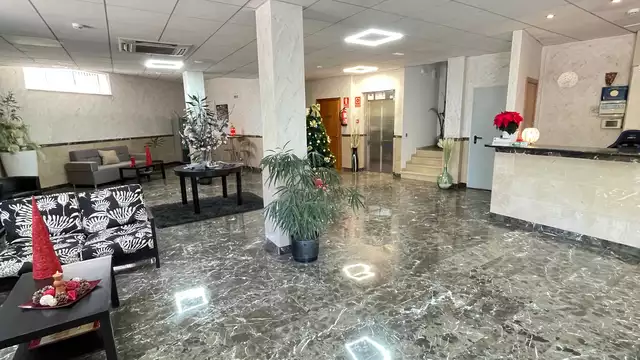 Alójate en el Morell con botella de vino incluido