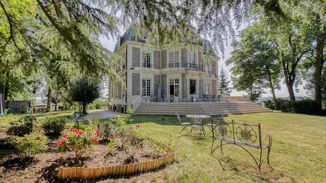 Escapada romántica en un castillo excepcional, a 2 horas de París.
