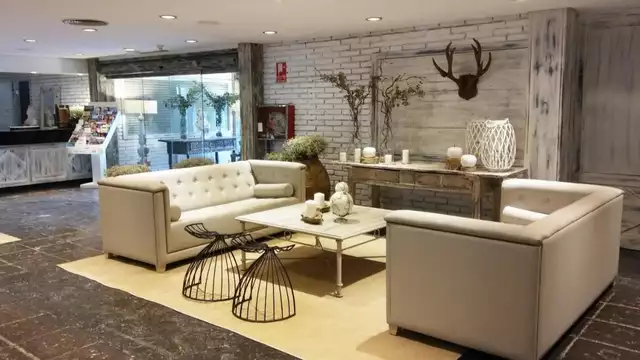 Vakantie in Pamplona met halfpension en een fles cava