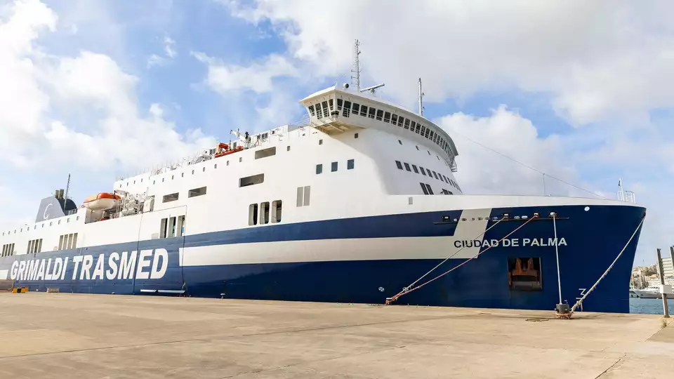 Escapada a Mallorca desde Barcelona con ferry y camarote incluidos noches