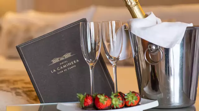 Amoureux du spa : accès au Elaiwa Spa dans un 5 étoiles avec cadeaux romantiques dans votre chambre.