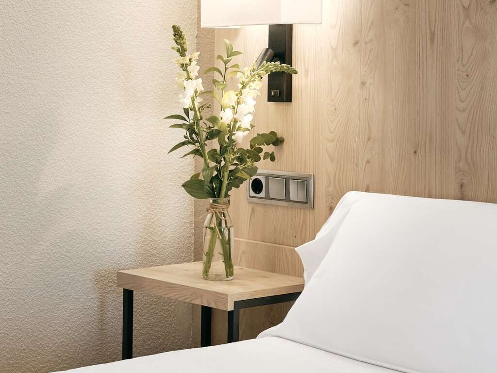 Hotel Albret - Découvrez Pampelune dans cet hôtel 4* avec petit-déjeuner et une coupe de vin de bienvenue - 4* - image 1