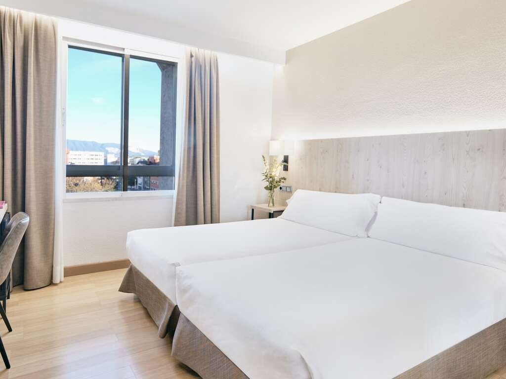 Hotel Albret - Découvrez Pampelune dans cet hôtel 4* avec petit-déjeuner et une coupe de vin de bienvenue - 4* - image 10