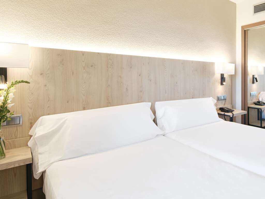 Hotel Albret - Découvrez Pampelune dans cet hôtel 4* avec petit-déjeuner et une coupe de vin de bienvenue - 4* - image 18