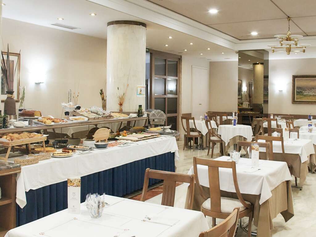 Hotel Albret - Découvrez Pampelune dans cet hôtel 4* avec petit-déjeuner et une coupe de vin de bienvenue - 4* - image 6