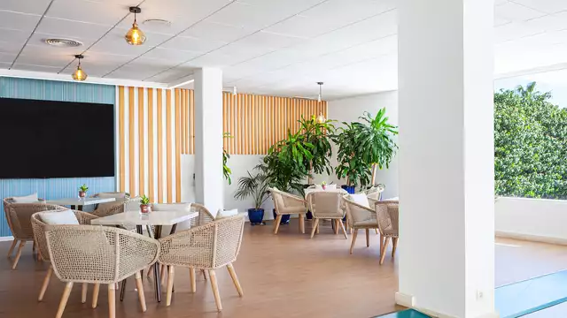 Een uitje met diner, middagsnack en cocktail in een hotel alleen voor volwassenen
