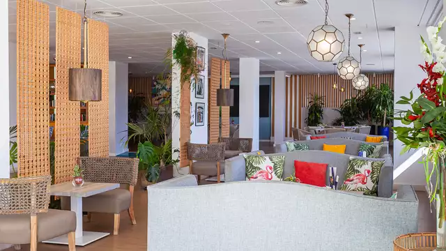 Een uitje met diner, middagsnack en cocktail in een hotel alleen voor volwassenen