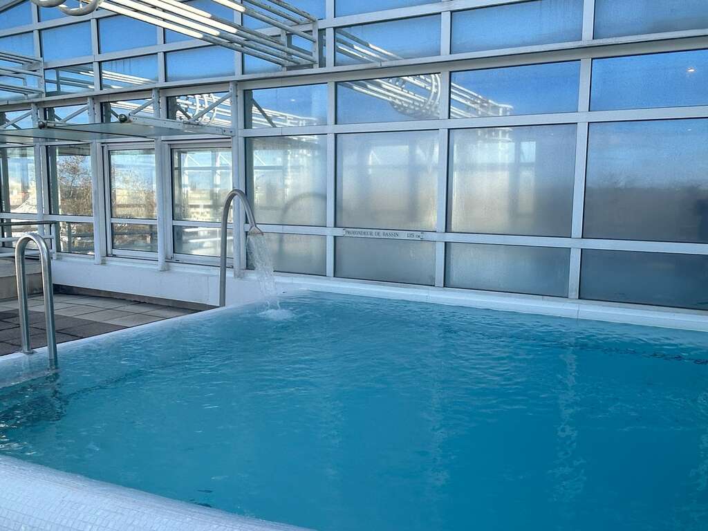 France - Auvergne - Vichy - Fugue en chambre deluxe dans un hotel 5* à Vichy - 5*