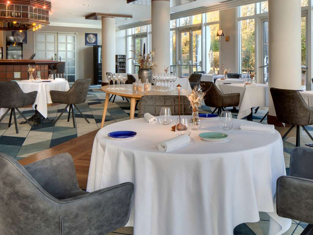 France - Auvergne - Vichy - Fugue en chambre deluxe dans un hotel 5* à Vichy - 5*