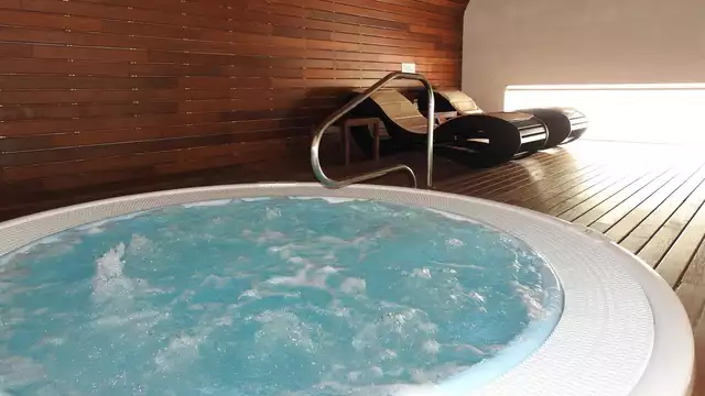 Escapade romantique en pleine nature avec des détails locaux de bienvenue