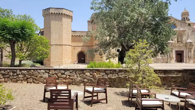 Escapade romantique entre vignes et histoire à Poblet