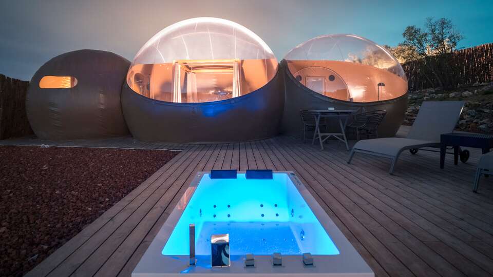 Sorprende a tu pareja con una experiencia unica bajo las estrellas en Toledo en suite premium