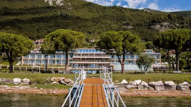 Vacaciones en el Lago de Iseo en hotel 4* con media pensión y acceso al spa incluido