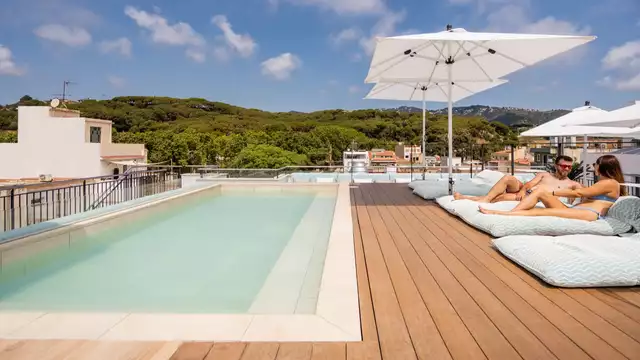 Goditi una vacanza con accesso alla spa e mezza pensione a Calella