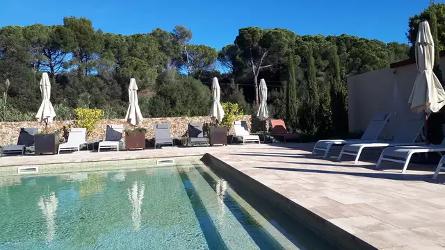 Escapada con cena en Vall-Llobrega en maravilloso hotel con piscina