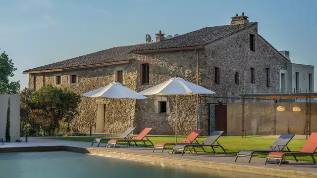 Escapada con cena en Vall-Llobrega en maravilloso hotel con piscina