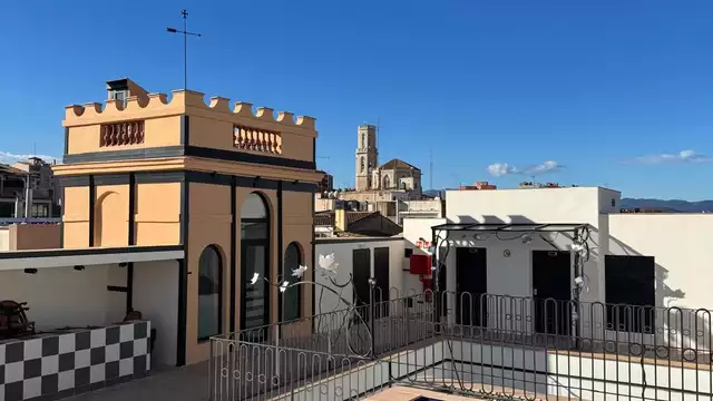 Escapada en el centro de Figueres en un hotel estilo Dalí