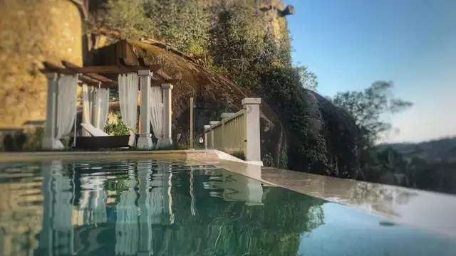 Escapade romantique avec dîner, accès au spa et bouteille de cava