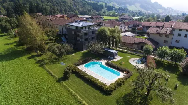 Vacanza in Trentino in un'oasi verde tra le Alpi e il Lago di Ledro