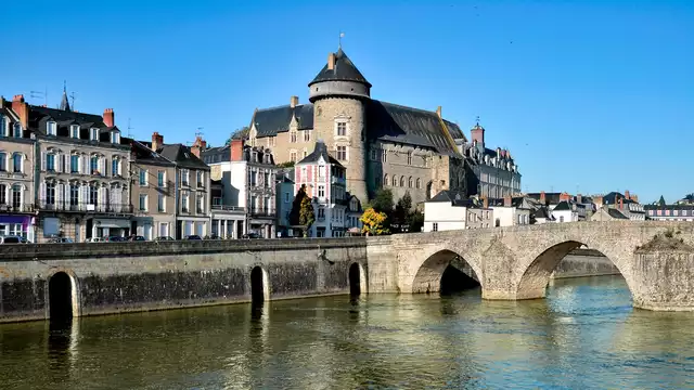Confort y tranquilidad a orillas del Mayenne