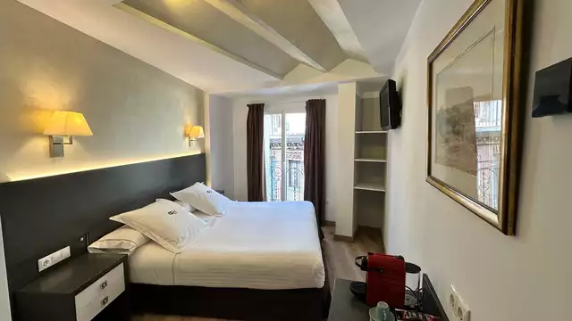 Profitez d'une escapade romantique et unique à Tolède avec une bouteille de cava incluse