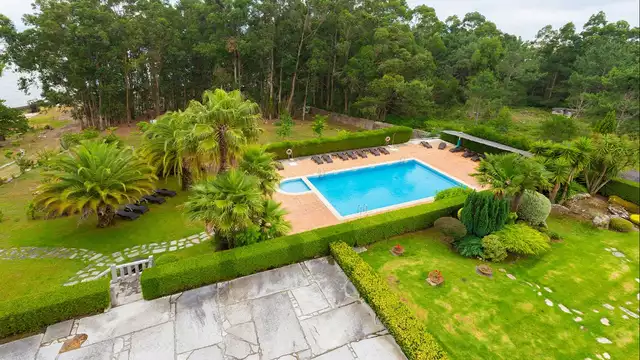 Escapada con encanto en A Lanzada con botella de vino y salida tardía