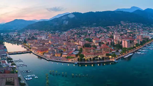 Verblijf aan het meer van Iseo met ontbijt en binnen- en buitenzwembad